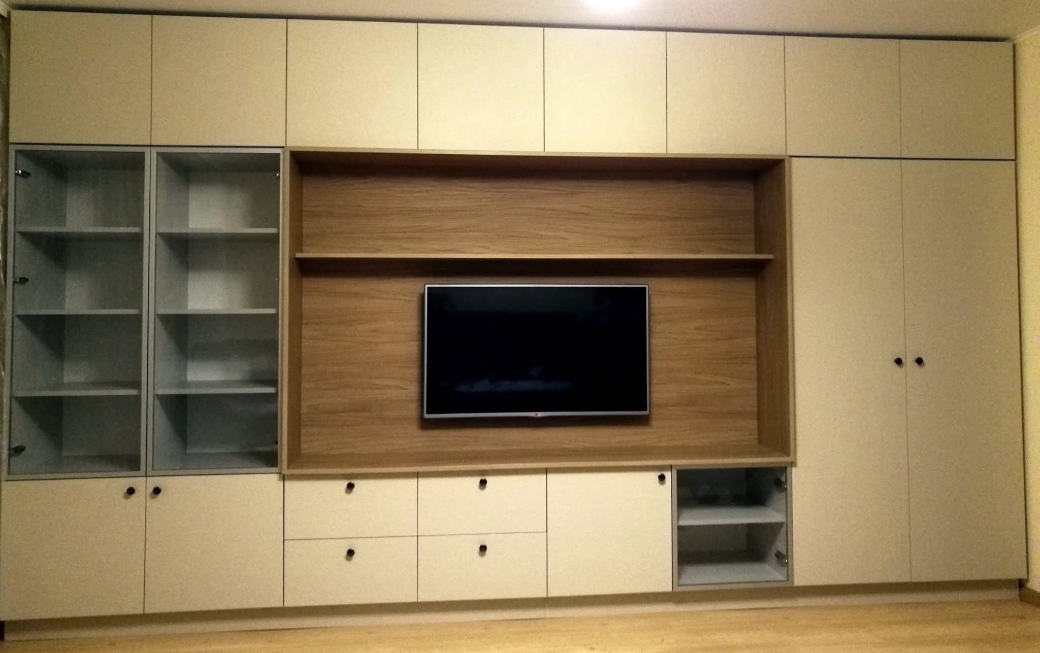 TV- og oppbevaringsvegg i stue